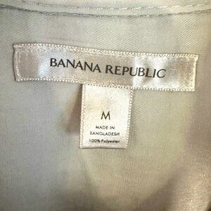 Banana Republic blouse gray/silver blouse Size Medium